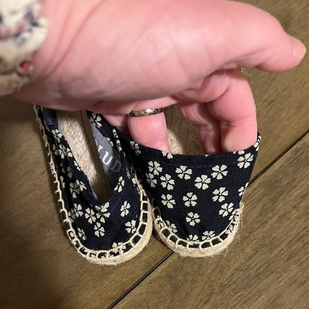 Soludos Espadrilles Anthropologie Navy and White Floral Canvas and Jute Size 35